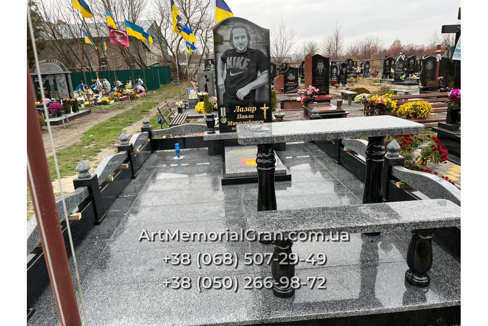 Пам'ятник військовому 00887